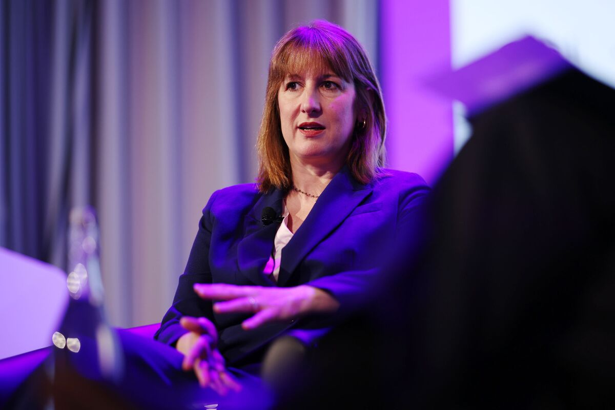 UK’s Reeves Tells BOE That Lowering Inflation Is Goal of Budget
