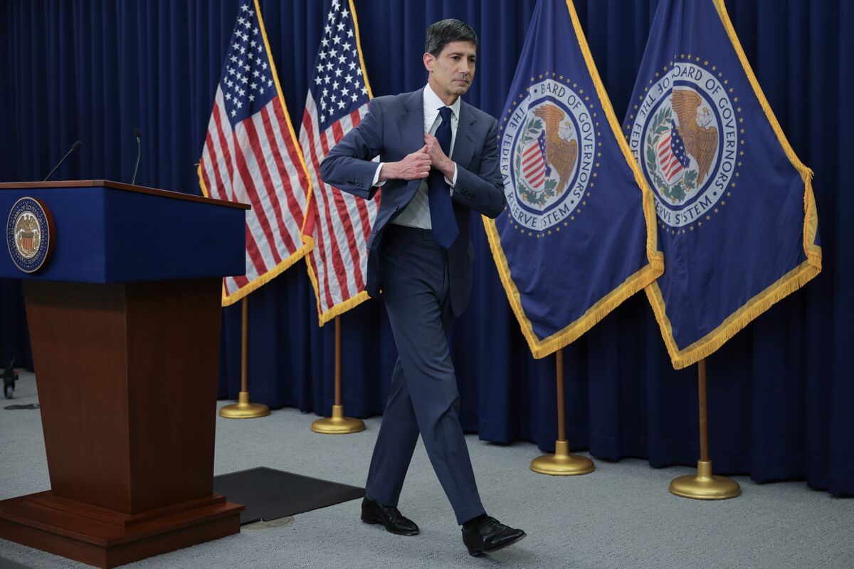 Fed Holds Interest Rates Steady, Warsh Debuts Shorter Policy Statement