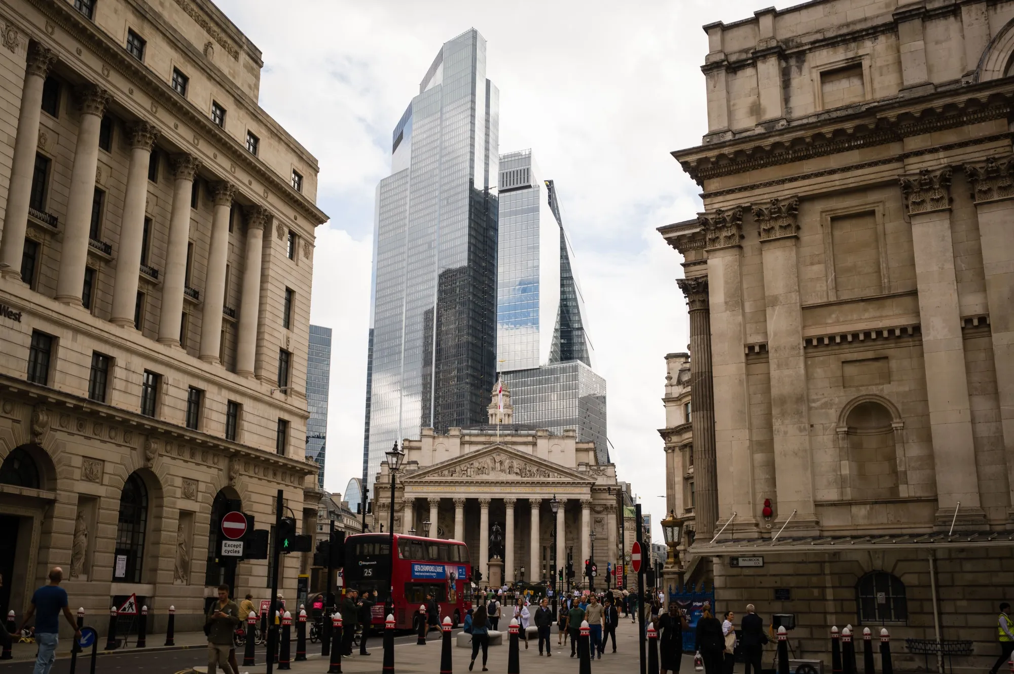 London Workers Are in the Office Just Half the Week