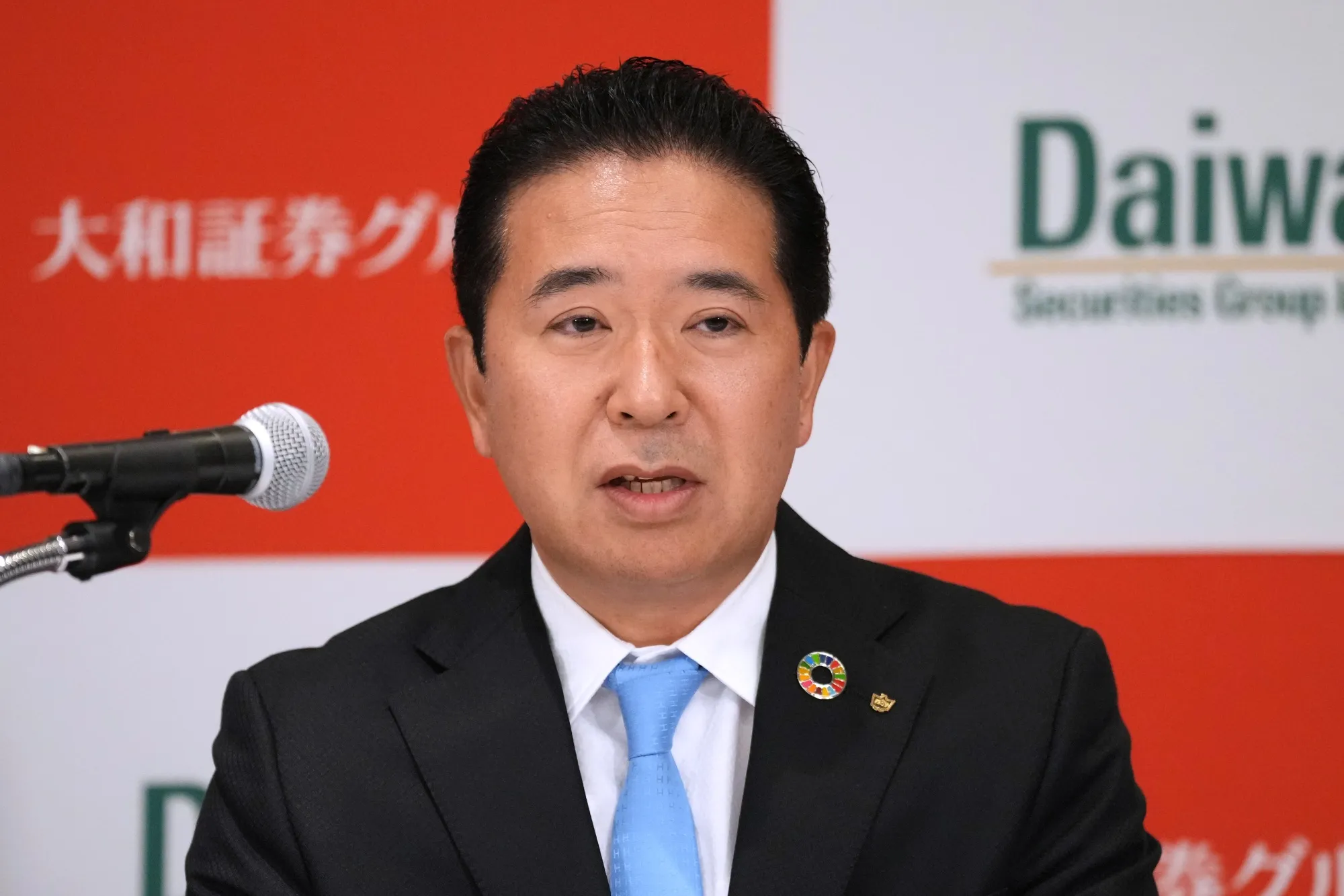 大和証G社長､可能性否定せずも議論の段階でない－あおぞら銀出資上げ - Bloomberg