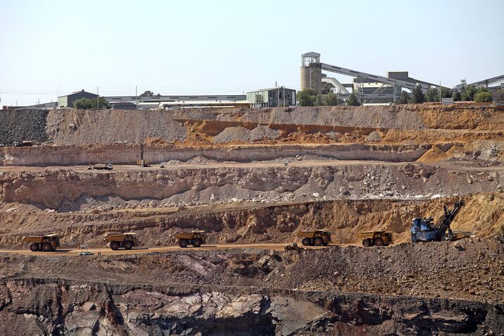 De Beers Rough Diamond Move