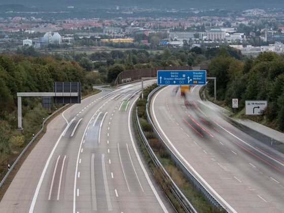 Germany Considers Imposing Speed Limits on Autobahns