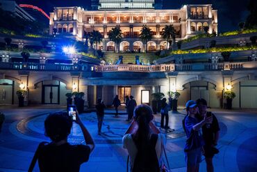 Li Ka-shing's Luxury Mall Sits Empty as Chinese Spending Plunges
