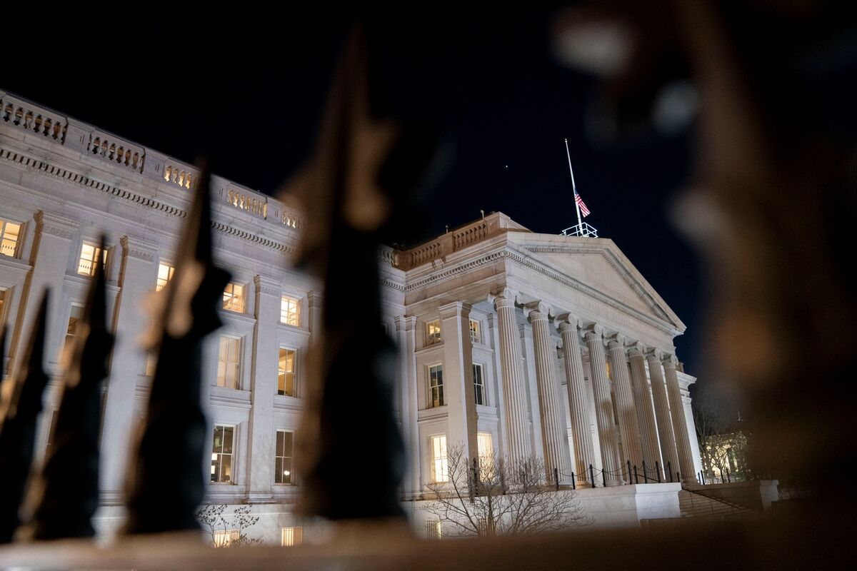Global Bonds Face Worst Quarter Since 2024 on Inflation Fears