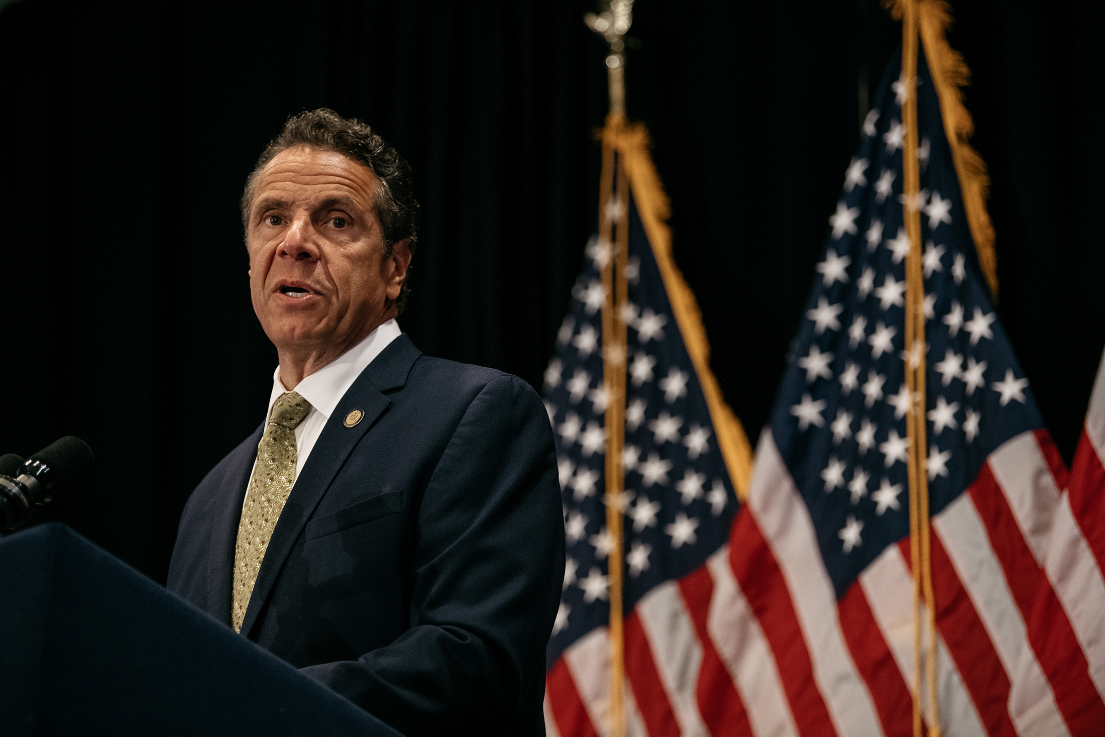 Cuomo Signals N.Y. Crackdown on Vaping Products After Illnesses