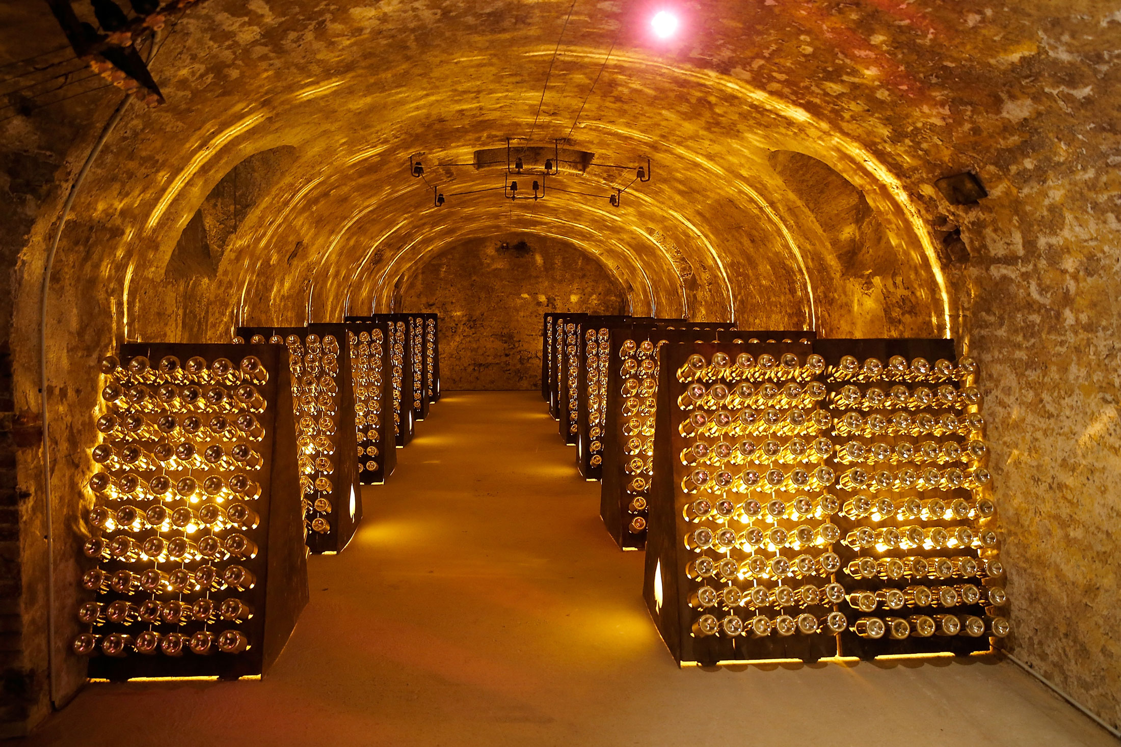 Armand de Brignac® Presents the Midas: The No. 1 Rated Champagne