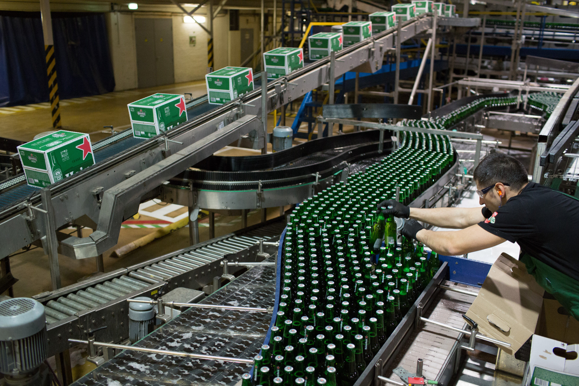The&nbsp;Heineken beer production line at the Heineken NV brewery in Saint Petersburg.&nbsp;