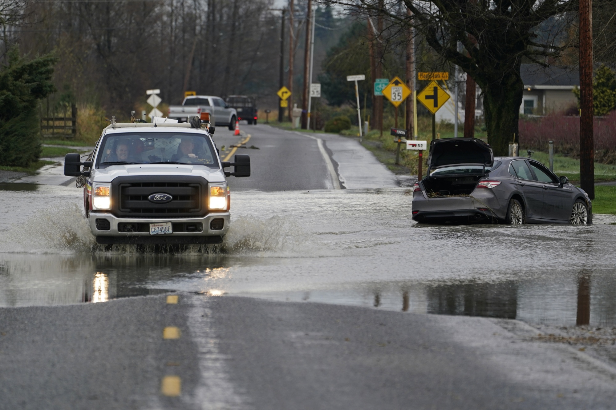 Washington State Sees More Flooding, Next Storm Approaches - Bloomberg