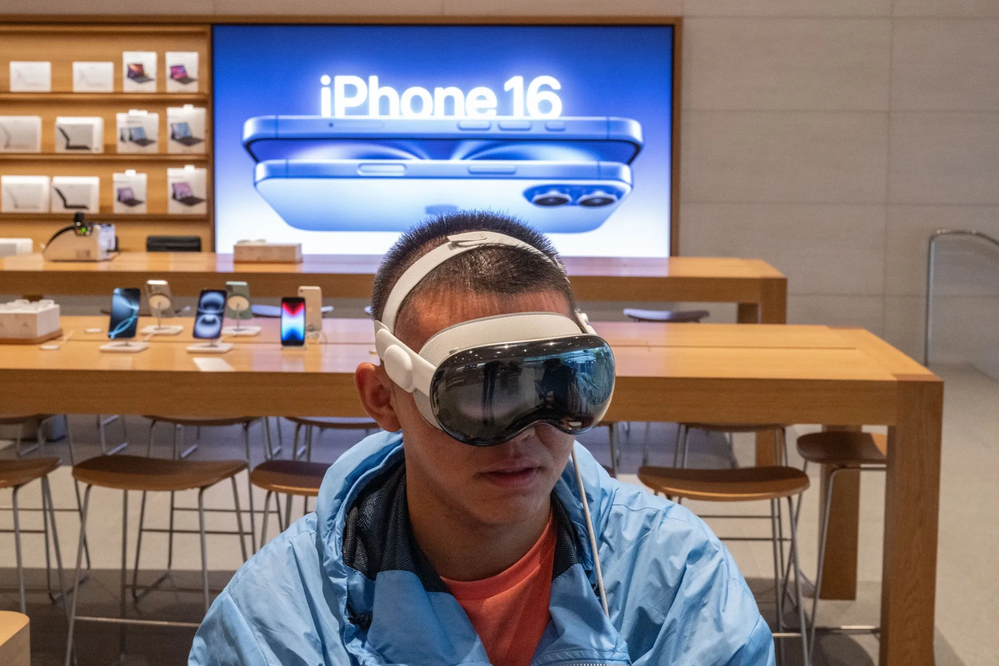 Apple เร่งพัฒนาแว่นอัจฉริยะรุ่นสอง พร้อมหน้าจอในเลนส์แบบใหม่ 2 apple-smart-glasses-next-generation