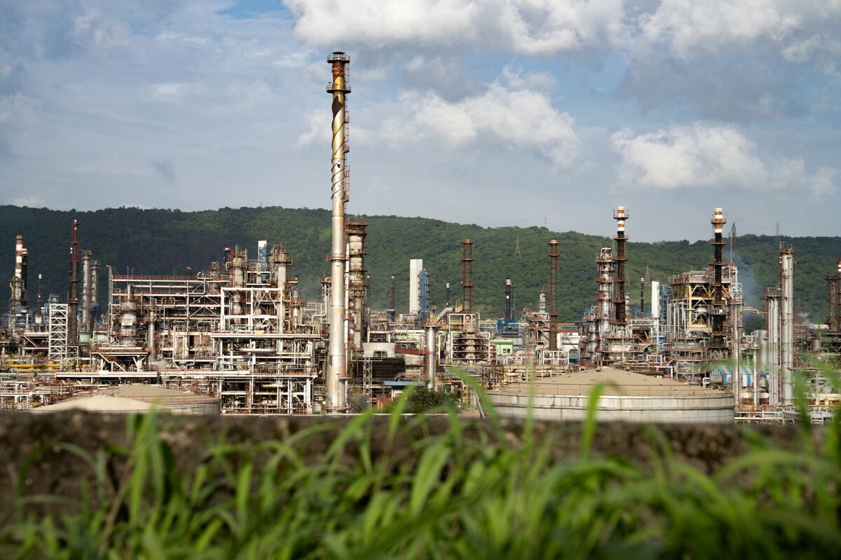 Indian Refiners to Take Less Russian Oil After Trump Comments