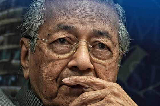 Mahathir Warns of One-Term Government if Infighting Remains