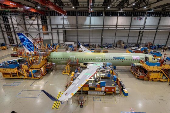 Airbus’s New A321XLR Jetliner Faces Shorter Flight Times on Fire Safety Concerns