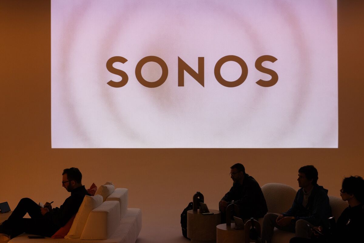 Marketing: Sonos implements budget reductions as the new Chief Marketing Officer reorganizes the marketing division.