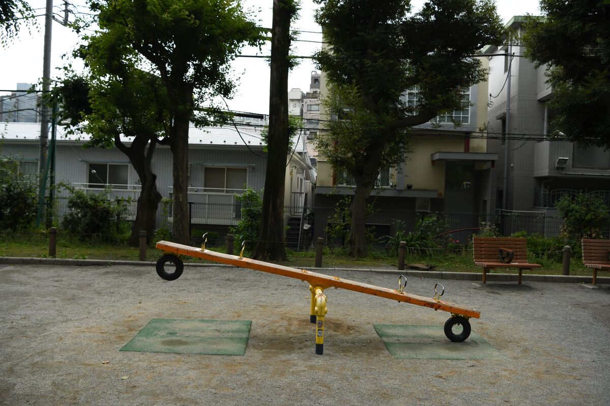 Japan's population drops by nearly 800,000 with falls in every prefecture  for the first time, Japan