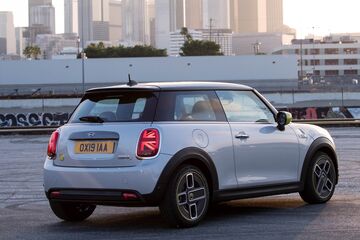 Electric Mini Cooper Se First Drive Review Specs Photos