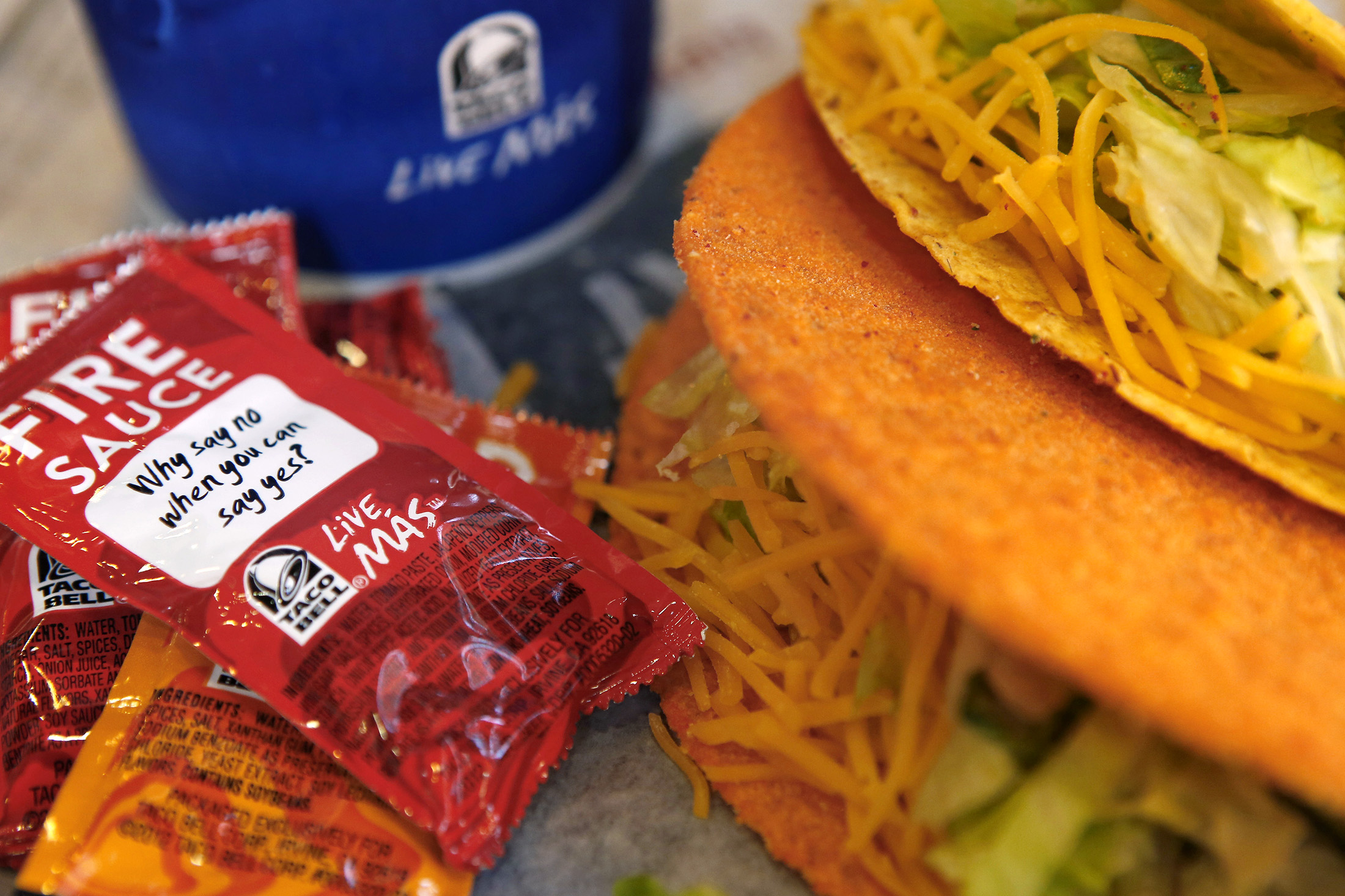 Yum brand's. Taco Bell ресторан пакет. Yum! Brands.