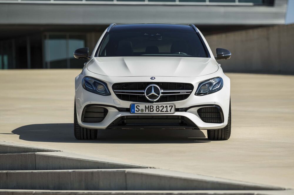 The Mercedes Benz Amg E63 S Wagon Is An Elite Car Bloomberg