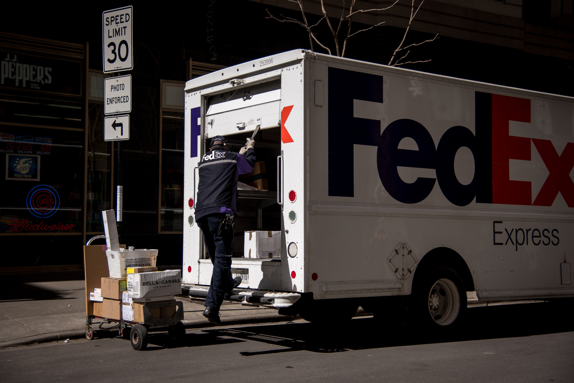 FedEx NextDay Delivery Now Available for Midnight Orders Bloomberg