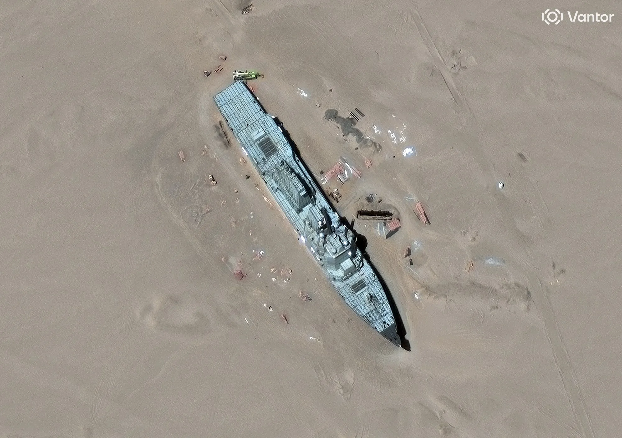 中国、ミサイル試験施設で米駆逐艦のレプリカを新たに建設－衛星画像