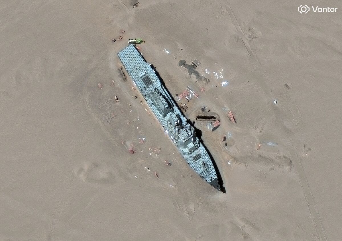 中国、ミサイル試験施設で米駆逐艦のレプリカを新たに建設－衛星画像