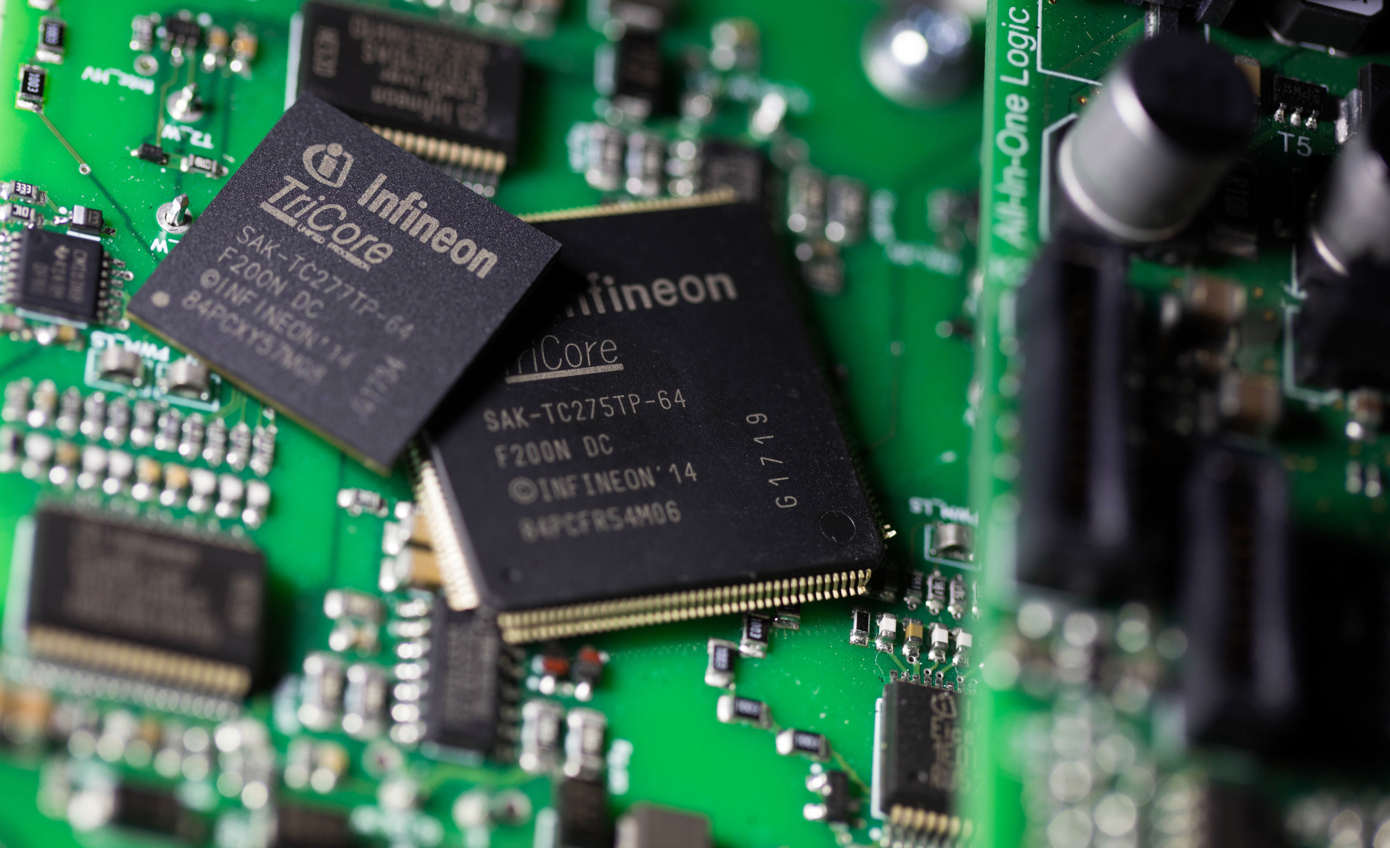 Trump Advised To Halt Infineon Deal Amid China Security Risk Bloomberg
