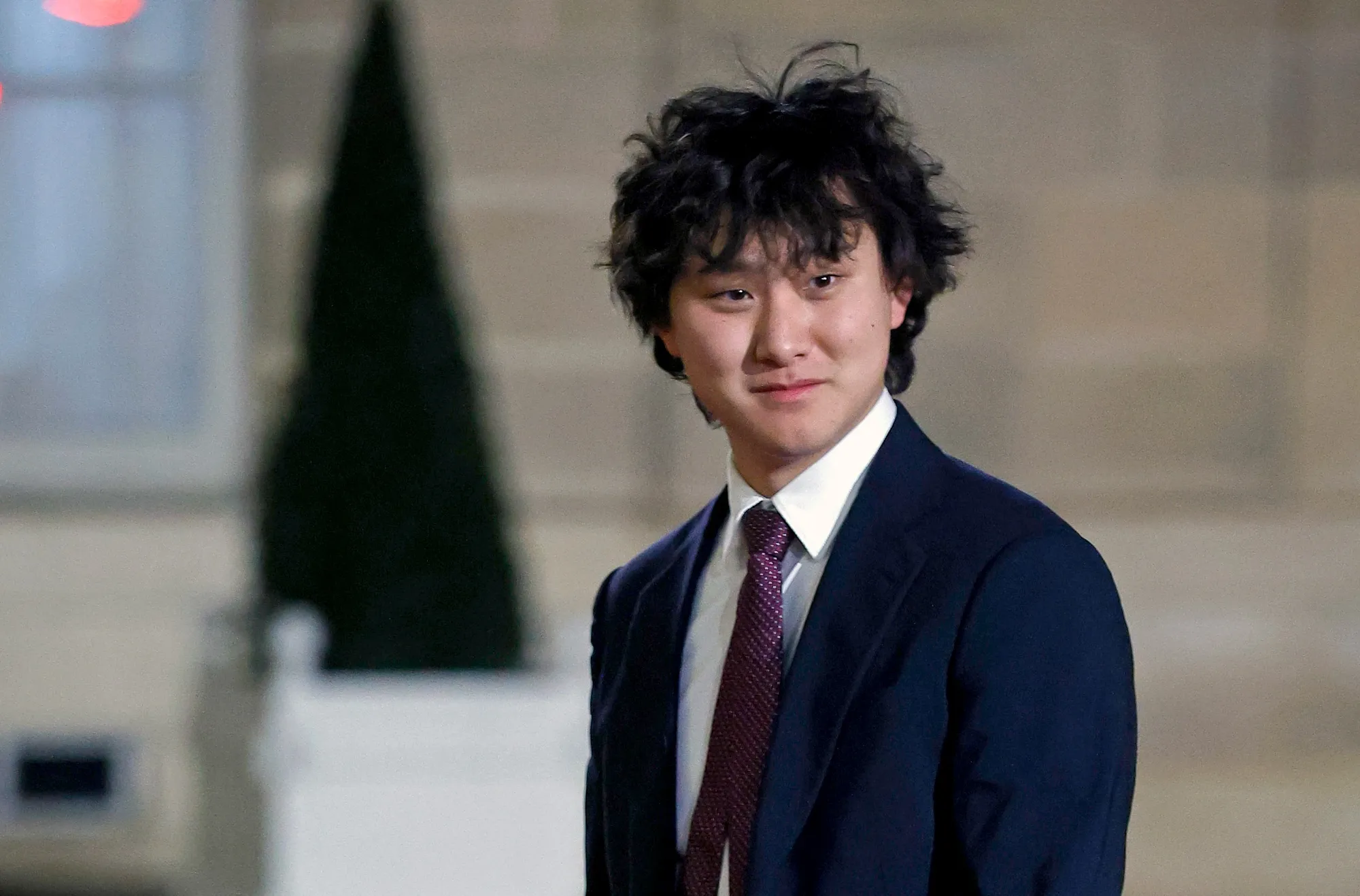 AI Billionaire Lucy Guo Pushes Into Crowded Social Media Field - Bloomberg