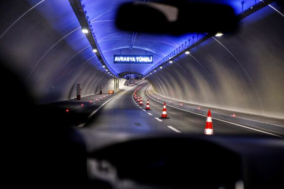 South Korean Conglomerate Puts Istanbul Tunnel Stake Up for Sale