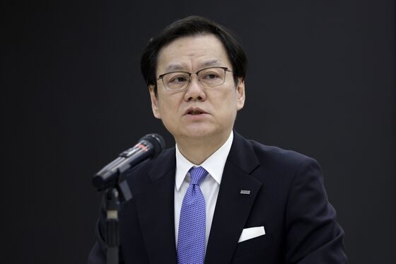 Mizuho CEO Resigns After Regulator Hits Bank for System Woes