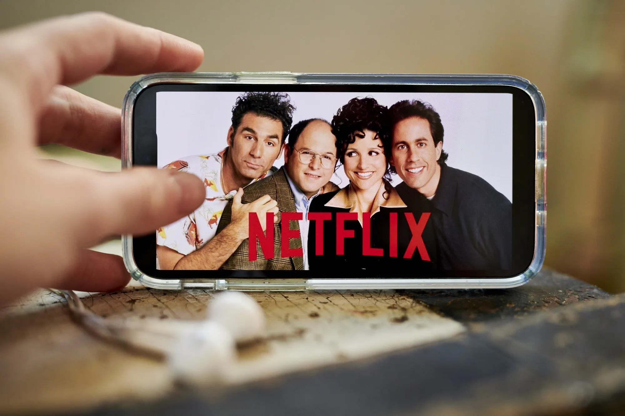 The television series Seinfeld&nbsp;streaming on Netflix helps at least one viewer sleep through the night.