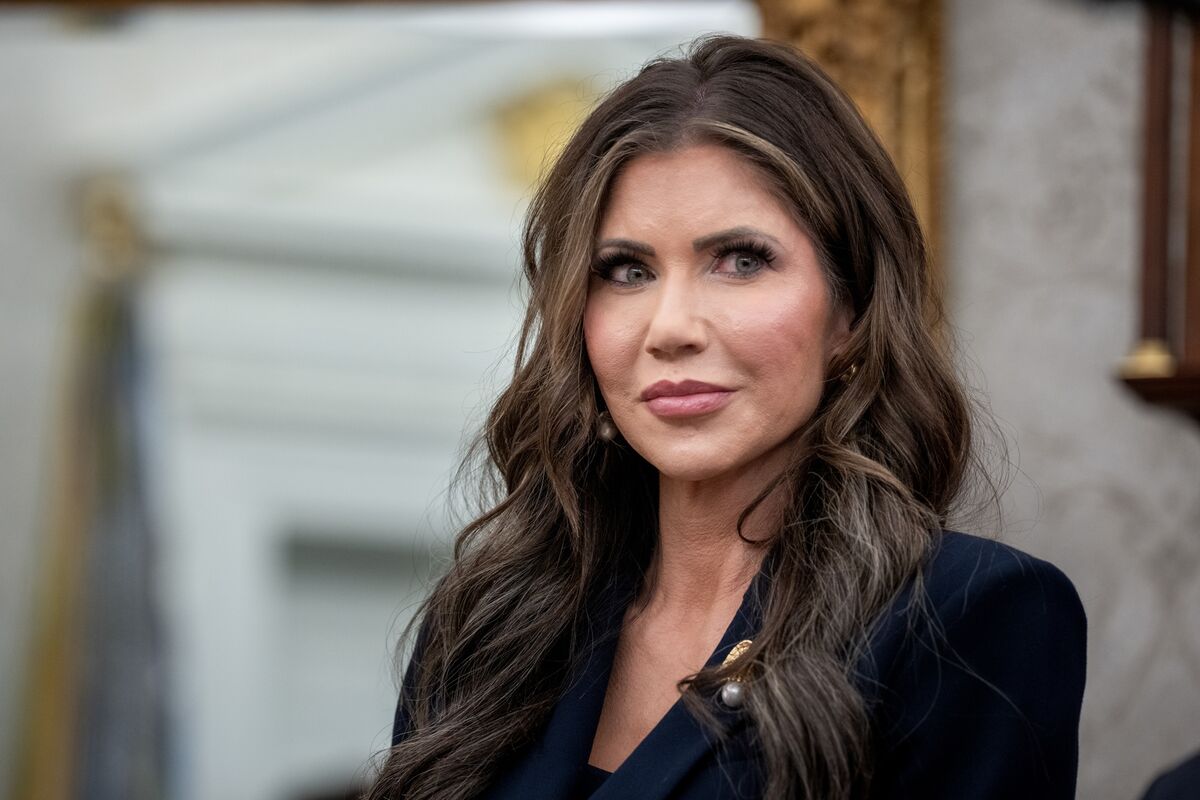 Noem Asks Supreme Court to Allow Lifting of Migrant Protections