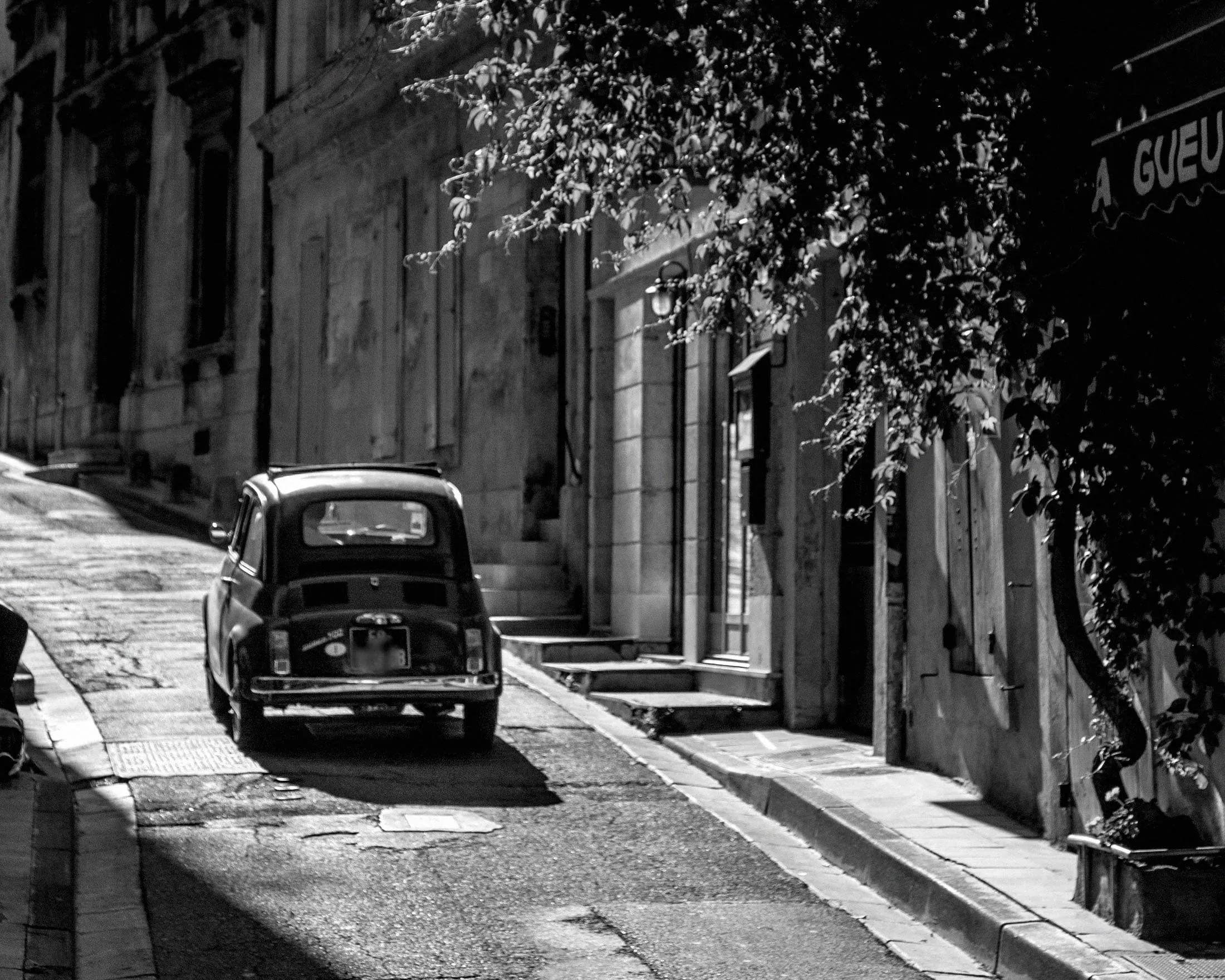 A Fiat 500 on the streets of Arles, France.
