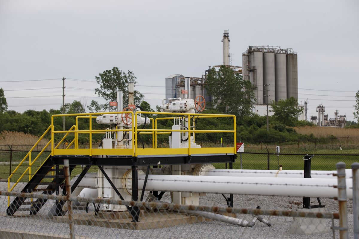 Enbridge Delays Canada Pipeline Expansion to Focus on US Growth