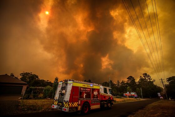 Australia Hit by Extreme Heatwave, Escalating Wildfire Threat