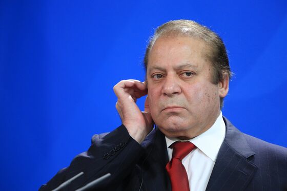 Ex-Pakistan Premier Sharif Convicted on Corruption Charges