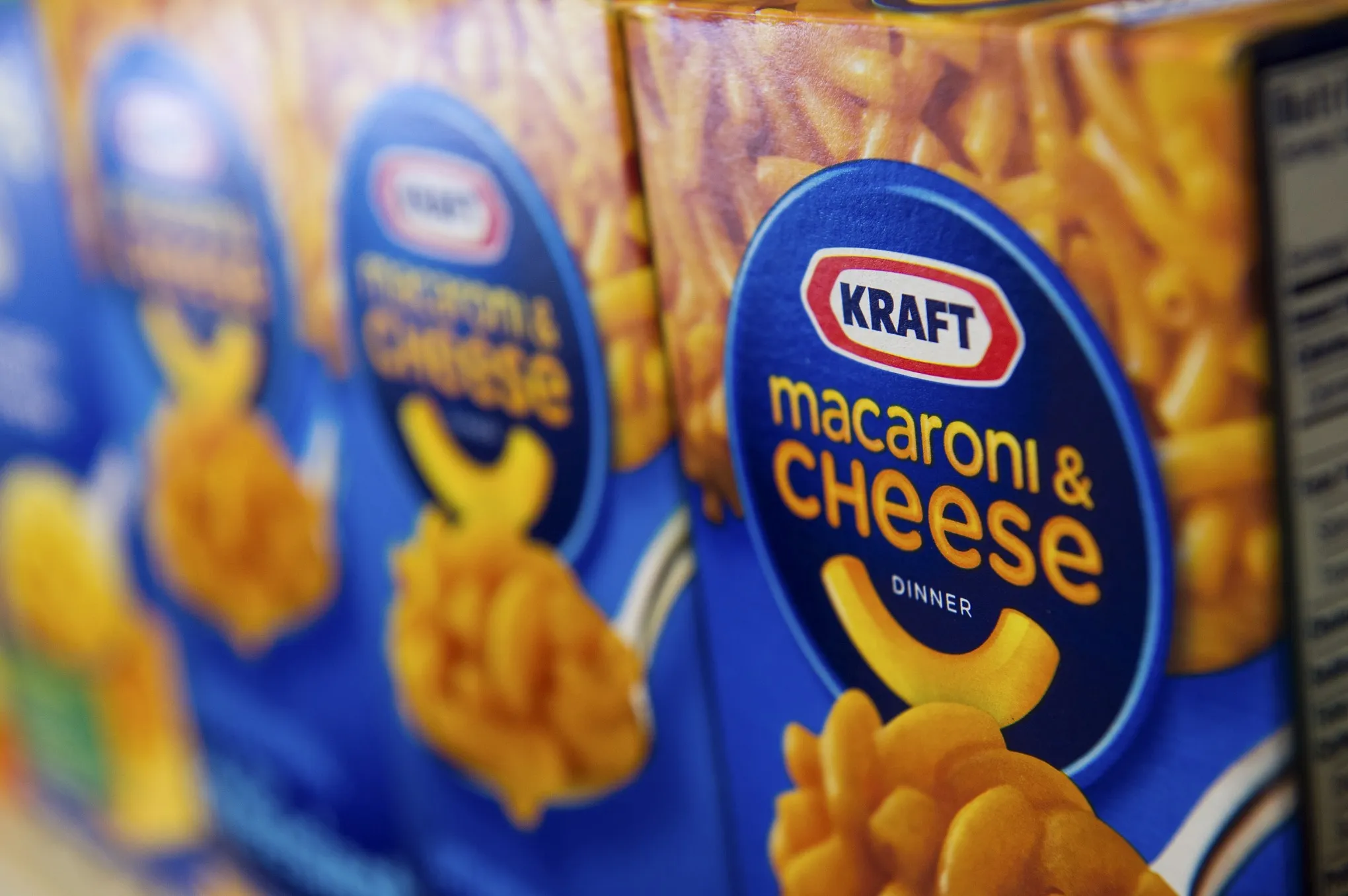 Kraft Heinz Sinks Near Record Low on $15.4 Billion Writedown (1)
