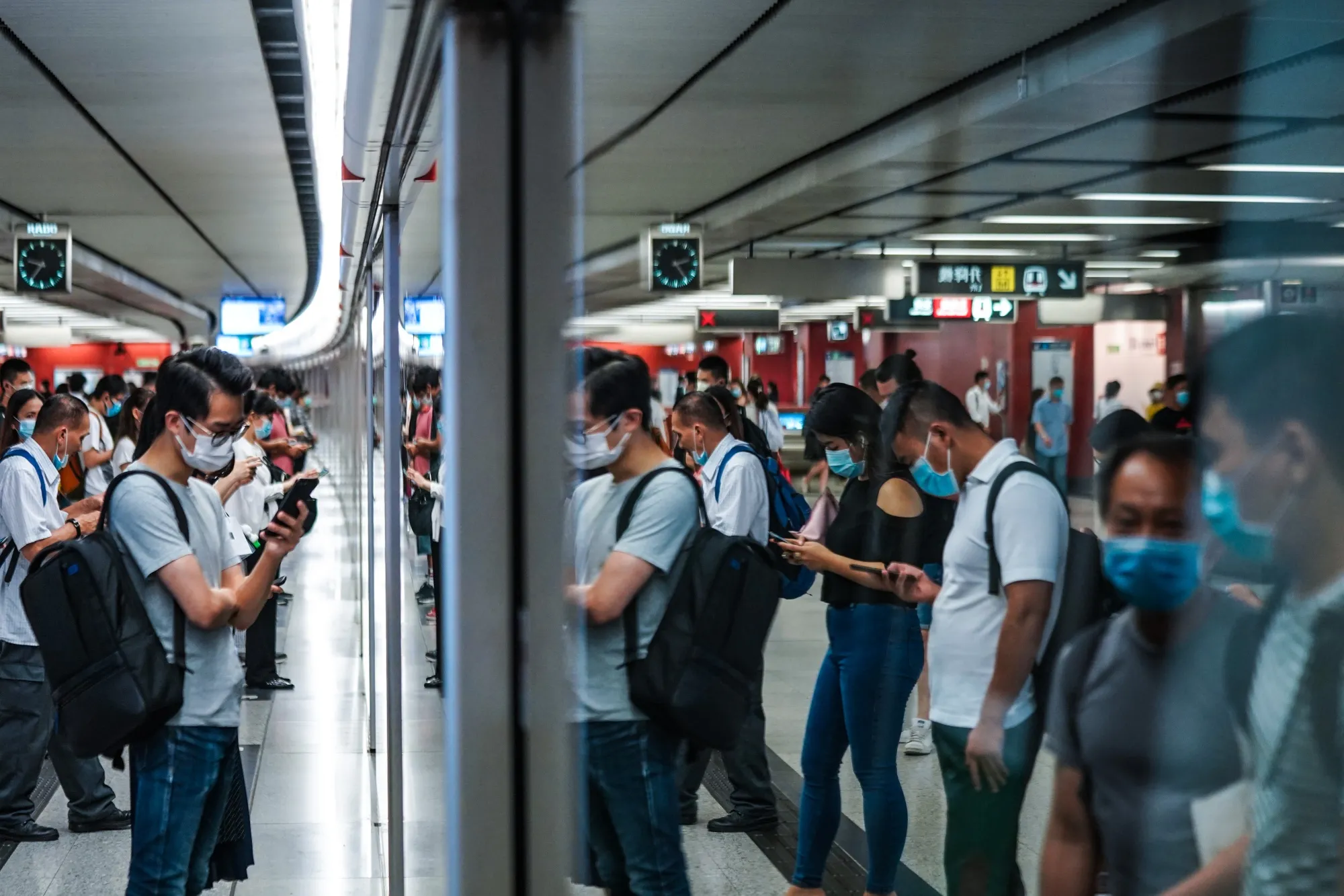 Hong Kong Adopts Strictest-Ever Virus Moves as Cases Grow