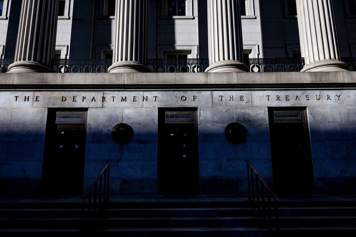 Treasury Warns Banks About China-Mexico Money Laundering Risks