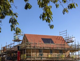 relates to UK to Promote Solar Panels on All New Homes in Building Drive