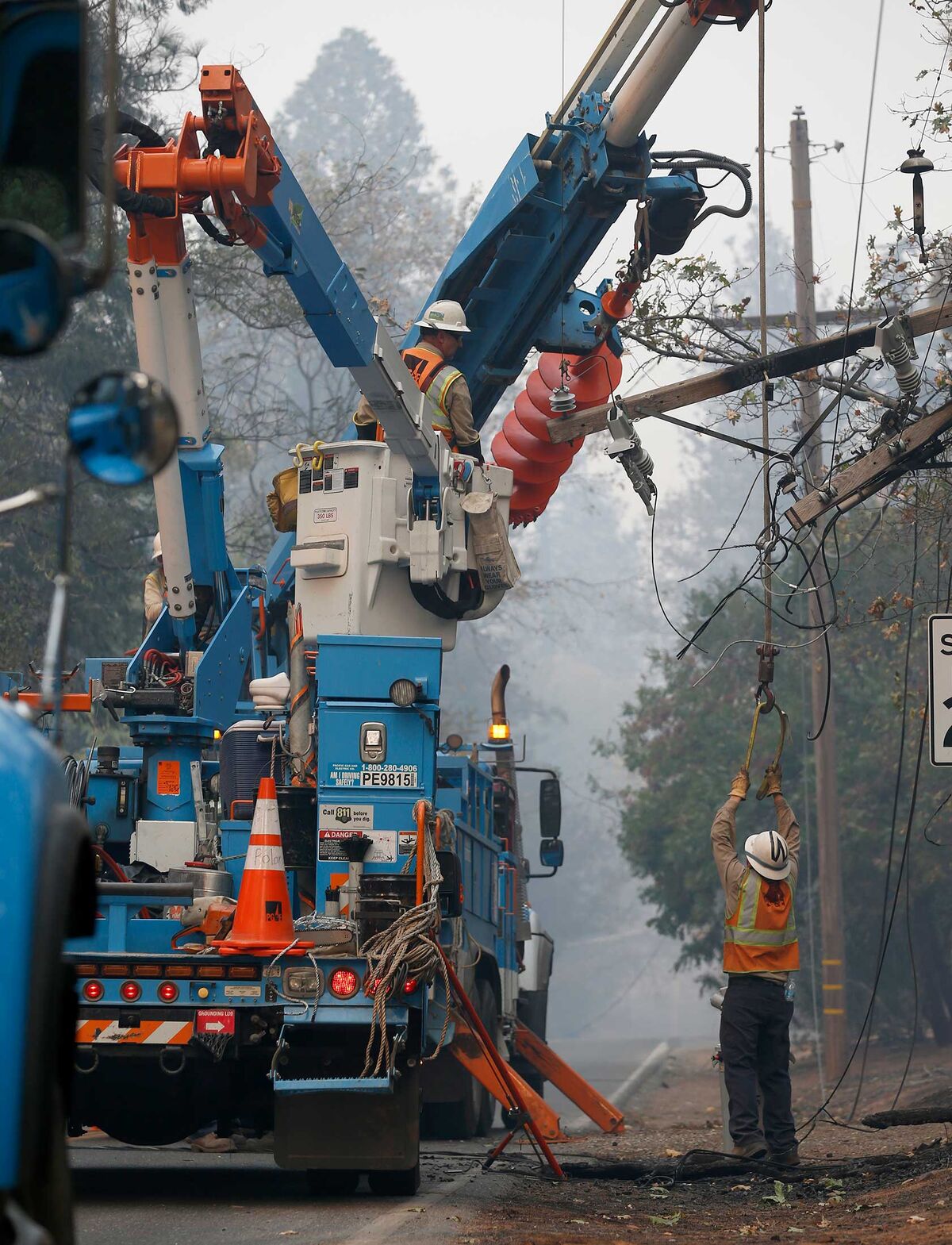 PG&E Path to Ruin: How California Blazes Crippled a Giant Utility -  Bloomberg