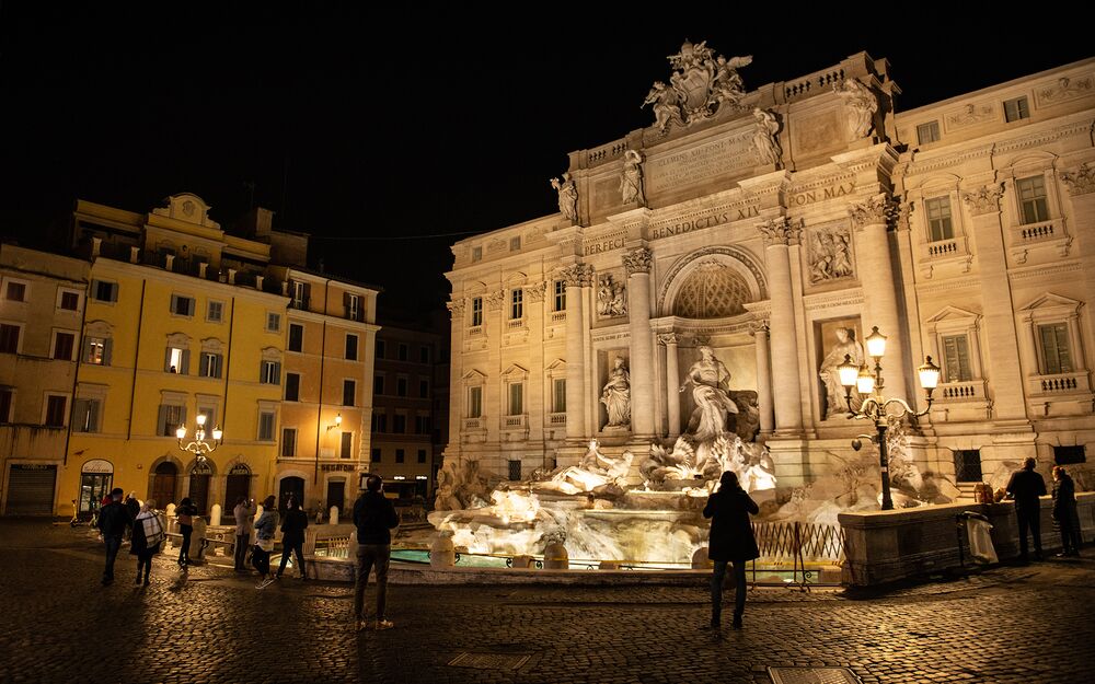 Covid 19 News Italy Readies National Curfew Movement Ban For High Risk Zones Bloomberg