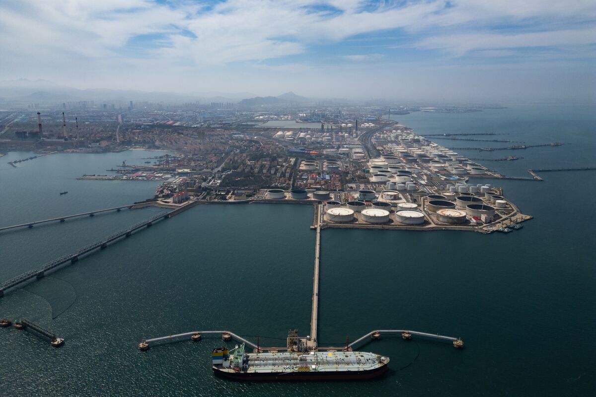 bloomberg.com - Devika Krishna Kumar - Why Oil's Not at $200 After the Biggest Supply Shock in History