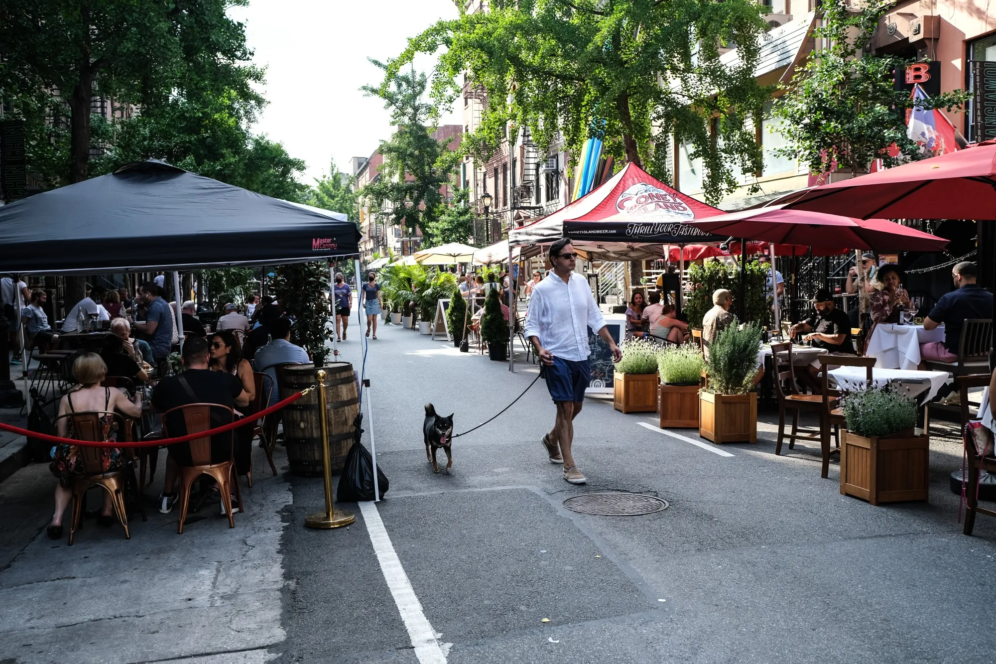 Al fresco in Midtown Manhattan; outdoor dining has helped turn the tide on restaurant closures.
