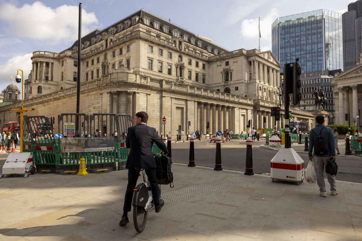 Interest Rates of 6% Could Hit GDP, Tip UK Into Recession, BOE Warns ...