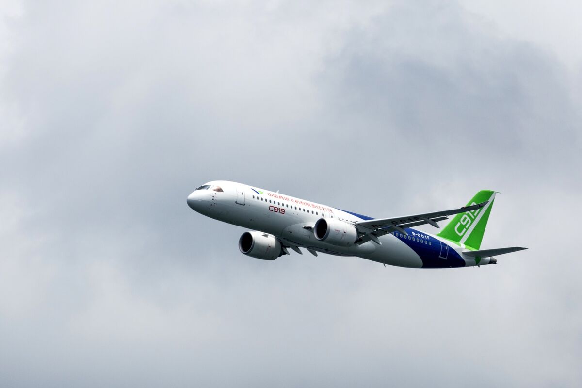 Comac Steals the Limelight in Singapore With First Peek Inside C919 Jet