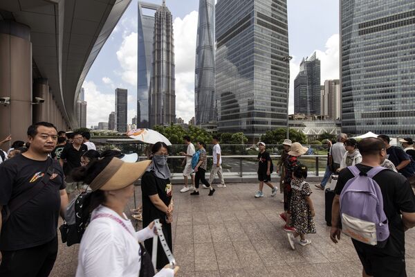 China Markets Rally as Authorities Take Steps to Lift Sentiment