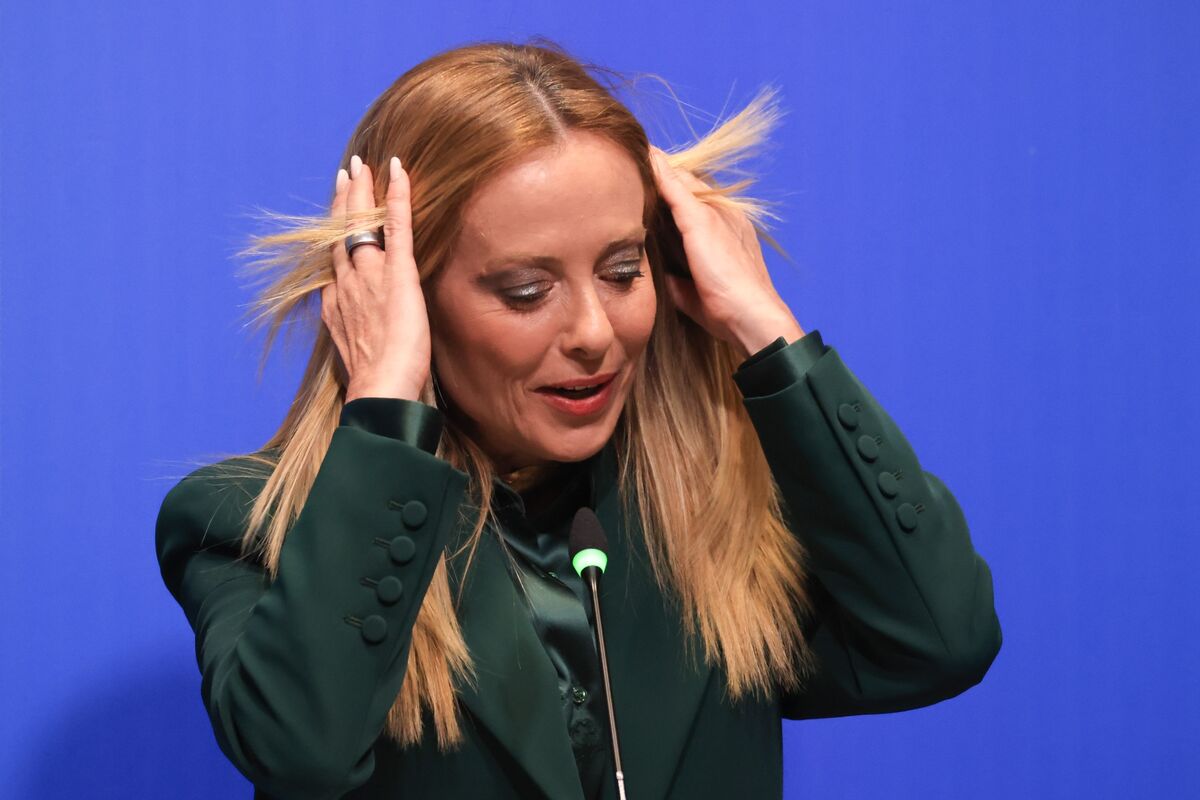 Italy’s Fragmented Politics Pose Risk to Rating, Fitch Warns