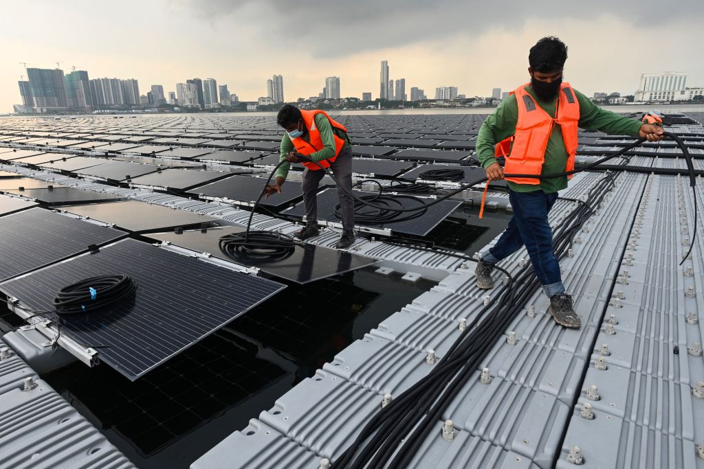 Image associated with story "Singapore Clears Plans to Import Clean Energy from Malaysia"