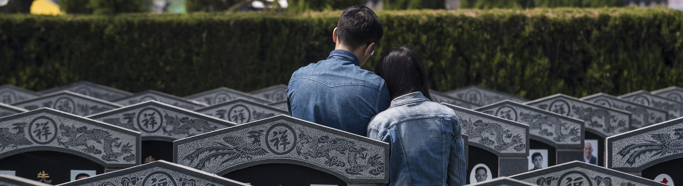 Cemetery Giant Is Cashing In on HighEnd Funerals in China Bloomberg