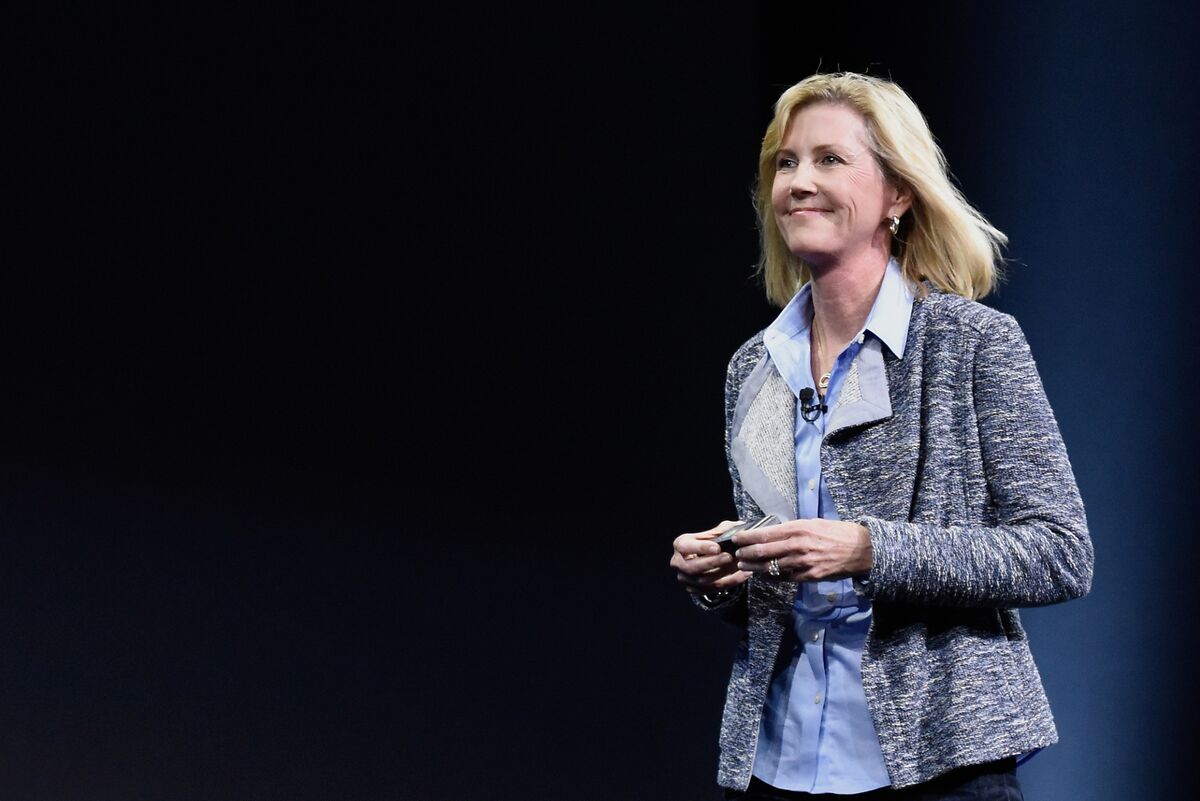 Apple Executive in Charge of Pay and Wallet Services Is Leaving - Bloomberg.com