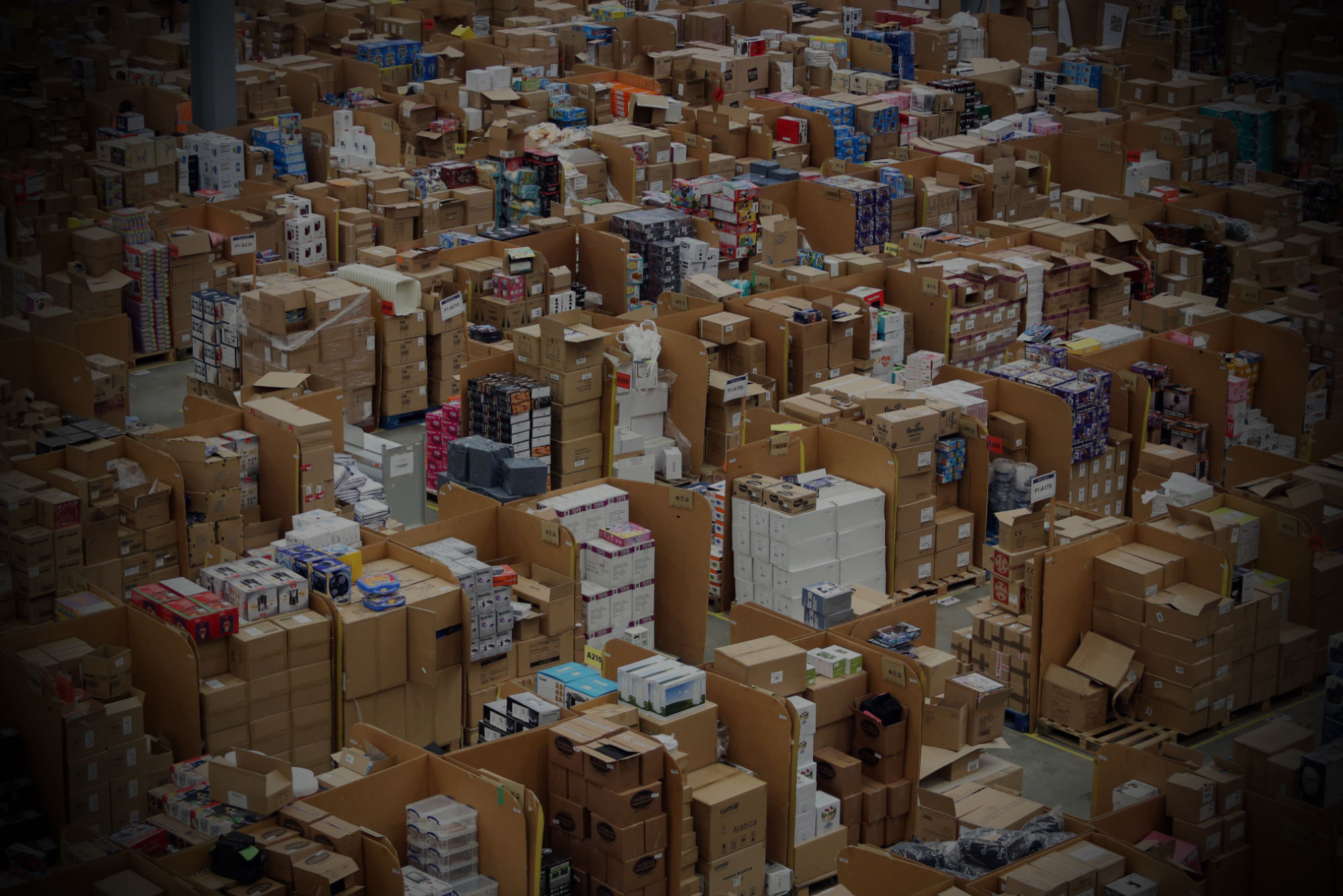 Inside Amazon S Giant Warehouse That Makes Black Friday Palatable Bloomberg